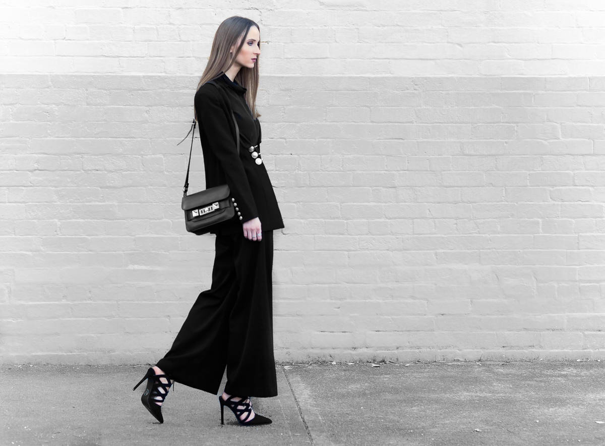 statement blazer all black outfit minimal fashion blog