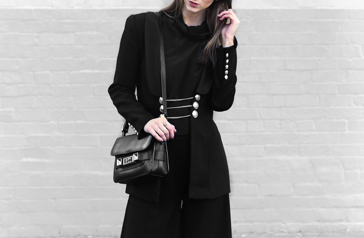 Statement blazer - all black outfit