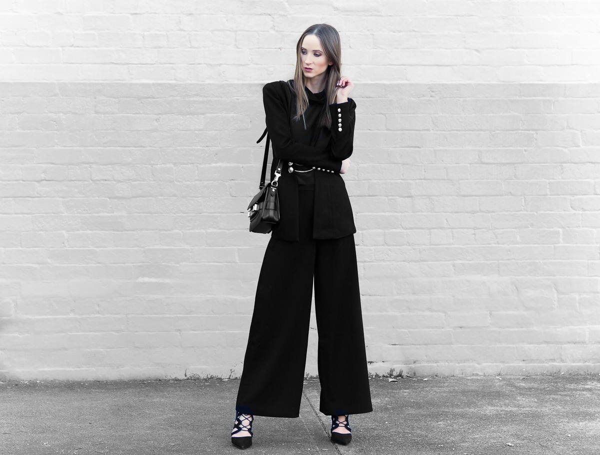 wide leg pants all black outfit