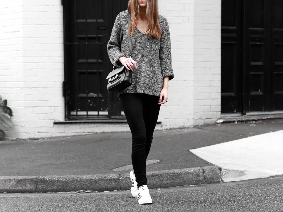 Adidas Superstar Sneakers Outfit Abrand Jeans Monochrome Blogger